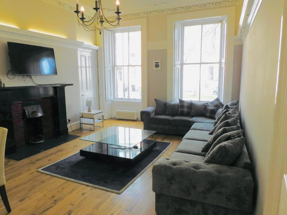 West End - Stunning, Spacious, 3 Bedroom, Main Door Flat With Private Parking Glasgow Exterior photo